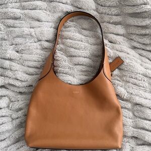 COACH Brooklyn 28 in shade Honey